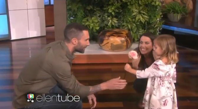 ¡Mira su reacción! Niña que lloró por Adam Levine por fin lo conoció y… – VIDEO