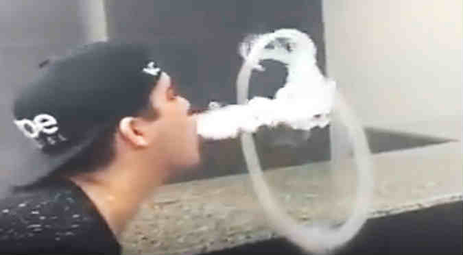 Facebook: ¿Puedes hacer estos increíbles trucos con humo? – VIDEO