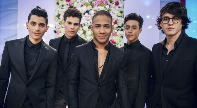 Critican a integrante de CNCO por subir insólita fotografía en apoyo a México