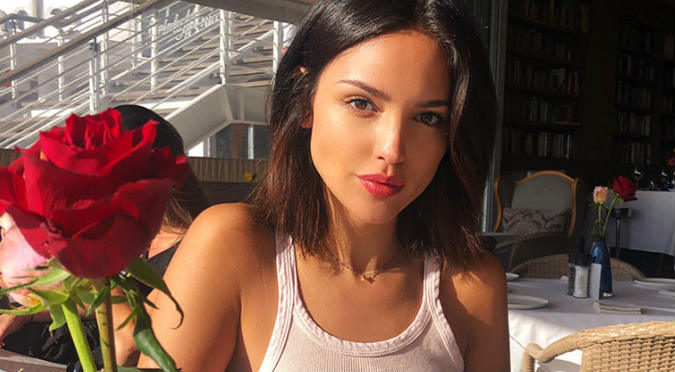 Eiza González posa sin ropa interior y seguidoras se burlan