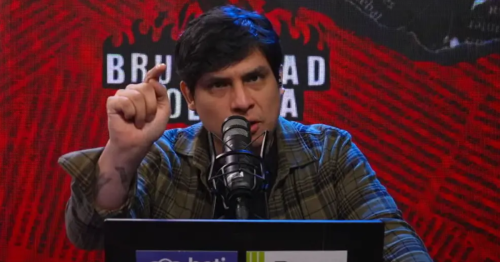 ¡Inesperada acción! Curwen sorprende a sus seguidores al cerrar su programa en vivo por fallas técnicas