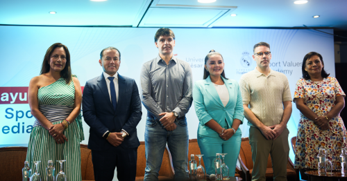 Fernando Morientes lidera jornada de reflexión sobre educación y deporte en Perú
